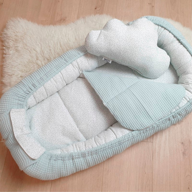 BABYNESTCHEN UND WOLKENKISSEN
